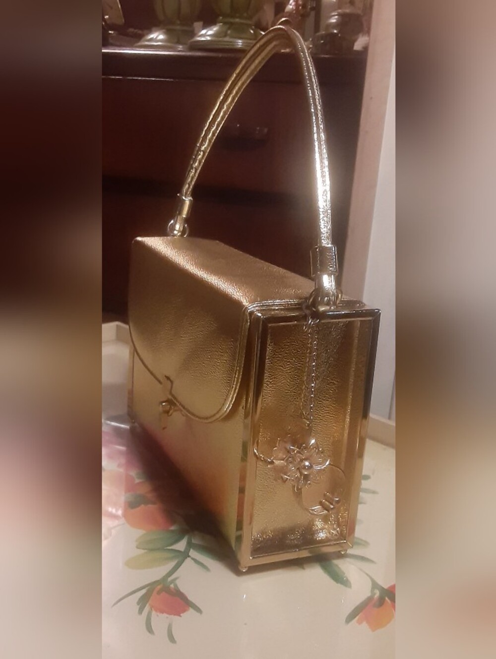 1950-60 ETRA Gold Metallic Box Purse w/Scarf - Glove Holder Attatched - Picture 2 of 7